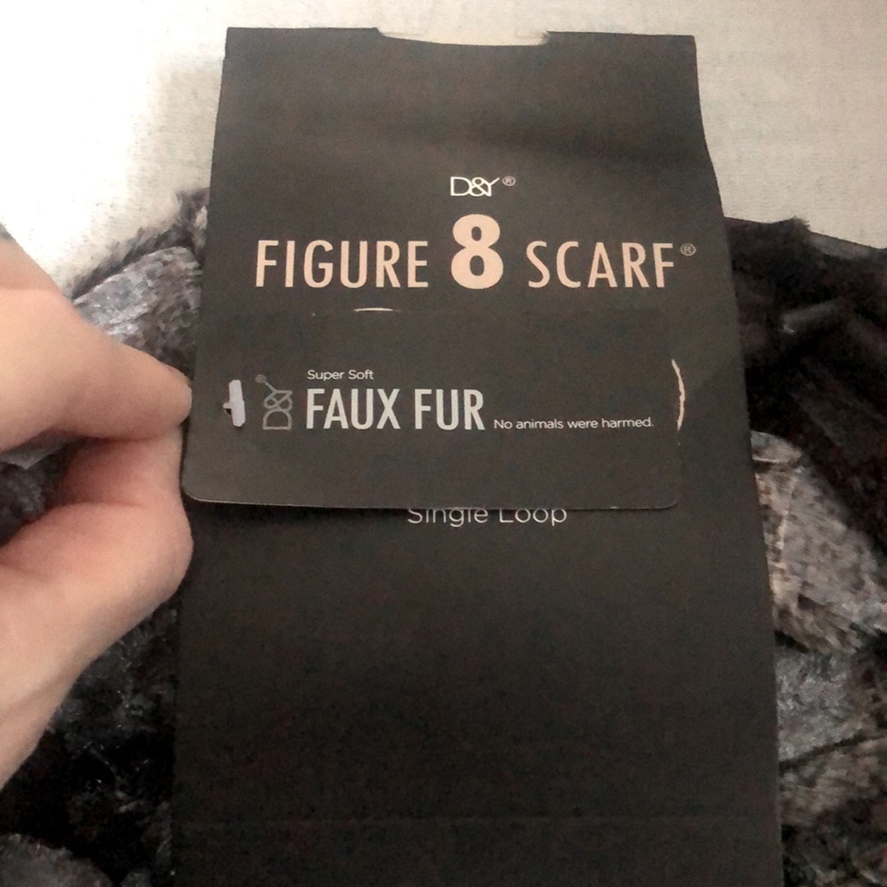 D&Y Figure 8 Infinity Single Loop Luxury Faux Fur Scarf - Picture 2 of 3